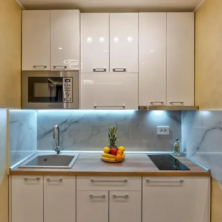Apartment Papillon 4 *