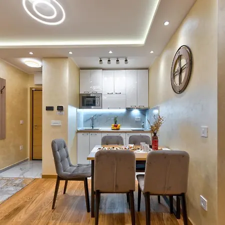 Papillon 4 * 兹拉蒂博尔