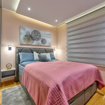 Apartment Papillon 4 *