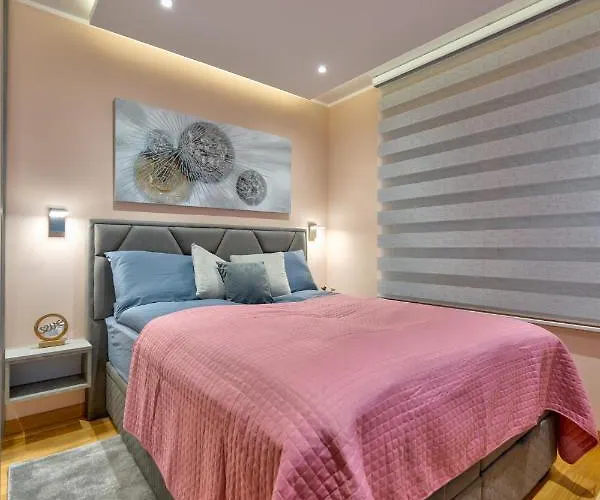 Apartamento Papillon 4 *