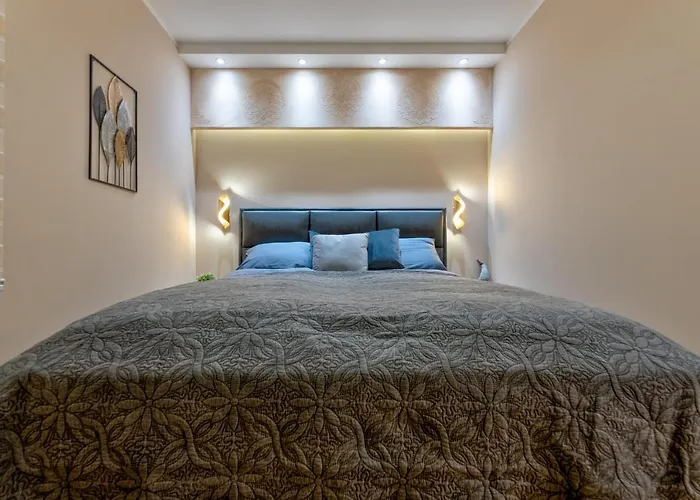 Apartamento Papillon 4 *